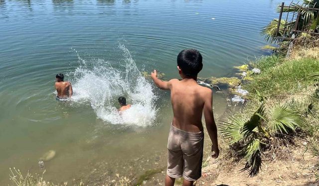 Adanalılar: 'Güneş ışınları matkap gibi delip geçiyor'