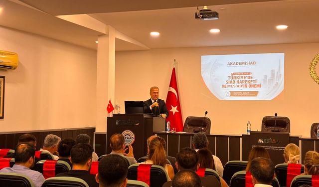 AKADEMİSİAD Konferans Serisi Başarıyla Başladı