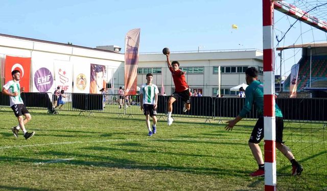 Alanya'da 2 bin kişilik hentbol şöleni başladı