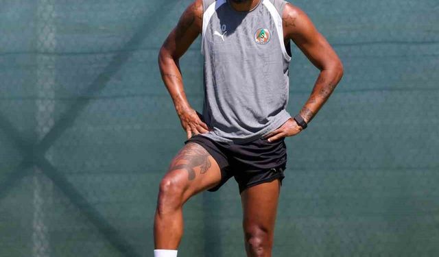 Alanyaspor'da Bruno Viana, Çin Süper Lig ekibi Qingdao West Coast'a kiralandı