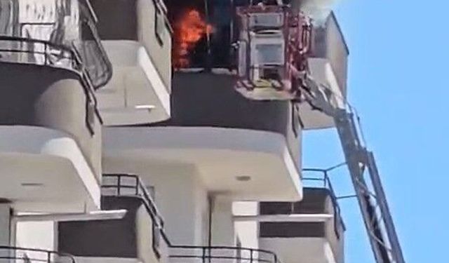 Apartman dairesinde çıkan yangın söndürüldü
