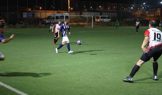Hatay'da 38.Erhan Aksay futbol turnuvası 53 takımın katılımıyla sürüyor