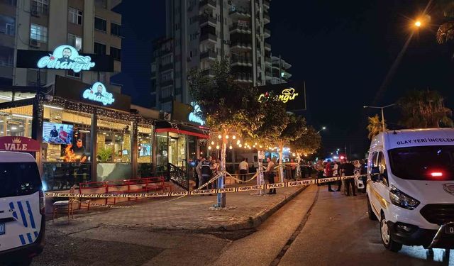 Kebapçıya kurşun yağdırdılar: Yemek yiyen 4 kişi yaralandı