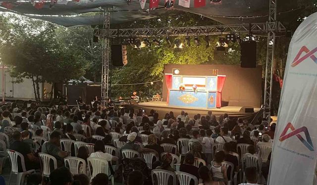 Mersin Şehir Tiyatrosu 13 ilçede 4 binin üzerinde seyirciyle buluştu