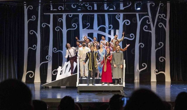 Mersin Şehir Tiyatrosu'na 'Ensemble Ödülü'