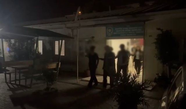 Mersin'de Plajı Soyup Kaçan 5 Şüpheli Yakalandı