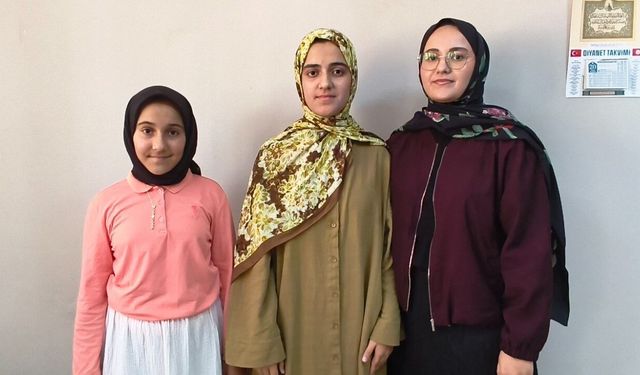 Mersin'de iki kardeş hafız oldu, en küçüğü aynı yolda