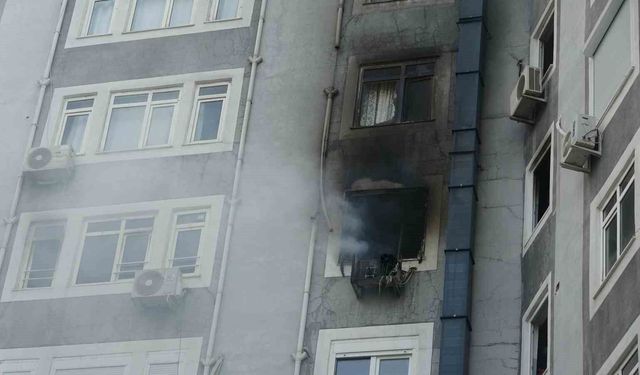 Apartmanda yangın paniği: 5 kişi dumandan etkilendi
