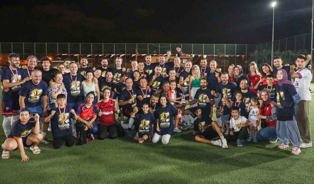 Erhan Aksay turnuvasında kupa sahibini buldu