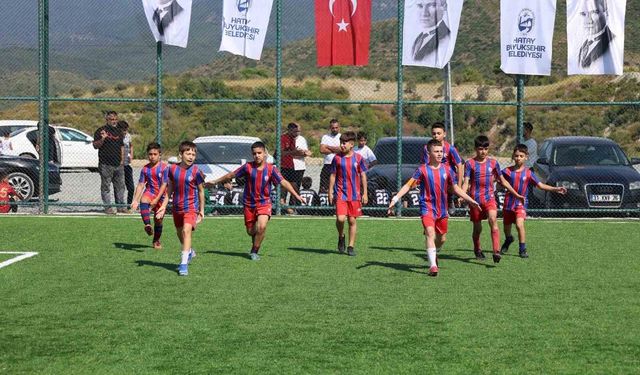 HBB, Antakya'da yeni halı sahayı hizmete açtı