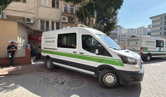 Adana'da eski eşi tarafından katledilen kadının cenazesi adli tıptan alındı