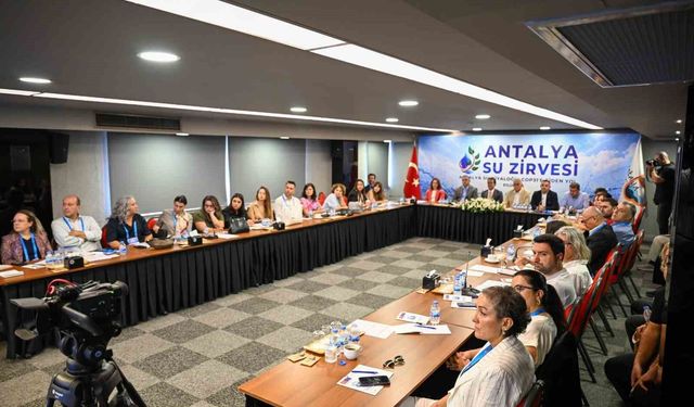 'Antalya suyunu koruyacak dünyaya örnek olacak'