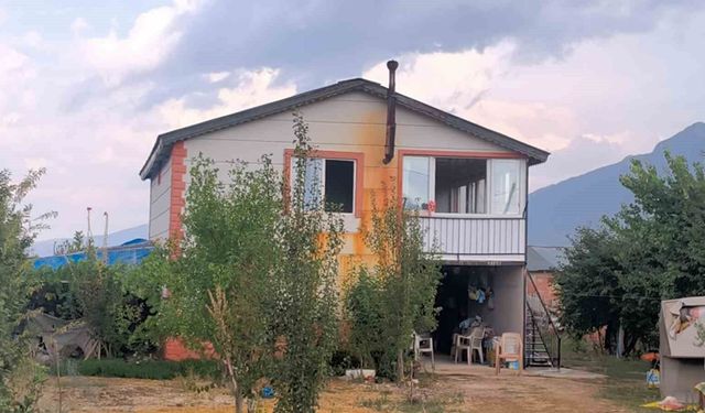 Antalya'da aile faciası: Eşini, kayınpederini ve kayınvalidesini öldürdü