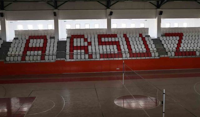 Arsuz'da 6 bin 846 metrekarelik kapalı spor salonunda sona gelindi