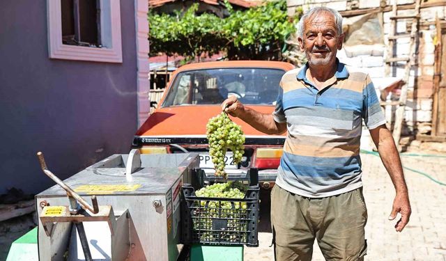 Büyükşehir'den üzüm üreticilerine makine desteği