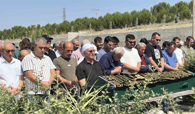 Damatlık yerine kefen giydi