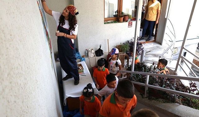 Hatay Büyükşehir Belediyesi ile okullar rengarenk oluyor
