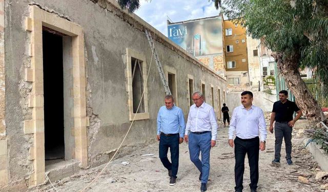 İskenderun Lisesi'nde restorasyon çalışmaları sürüyor