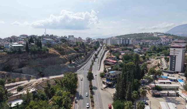 Kırıkhan'da 5 ana arterde ulaşım altyapısı yenilendi