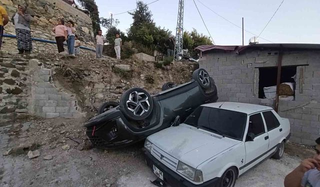 Mahalleliyi korkutan yokuşta 3 ayda 2 araç evin bahçesine uçtu