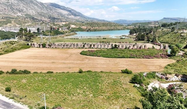 Tarihi su kemerleri zamana meydan okuyamadı