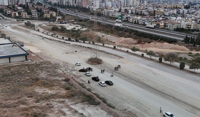 Yapımı bir türlü tamamlanmayan bulvar mahalleliyi isyan ettirdi