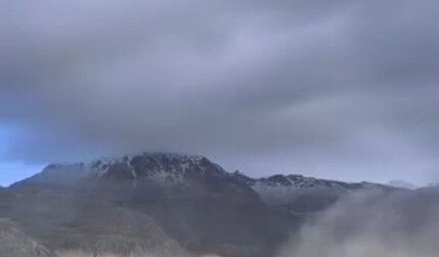 Berit Dağı'nın zirvesine mevsimin ilk karı yağdı