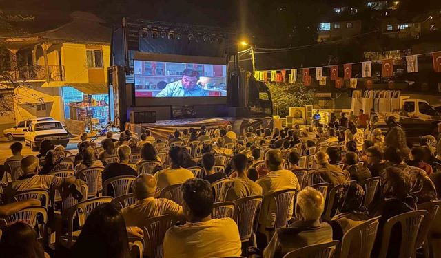 Adanalıların yazlık sinema nostaljisi sürüyor
