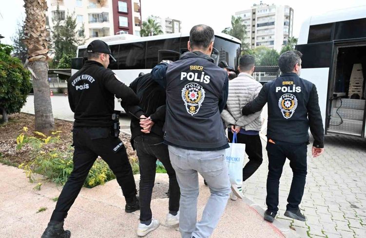 Mersin'de milyarlık yasa dışı bahis operasyonu: 9 tutuklama