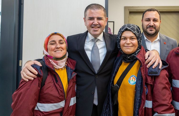 Başkan Tuncer: "Mezitli'yi Birlikte Güzelleştiriyoruz"