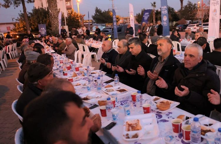 Akdeniz'de Ramazan bereketi iftar sofrasında paylaşıldı