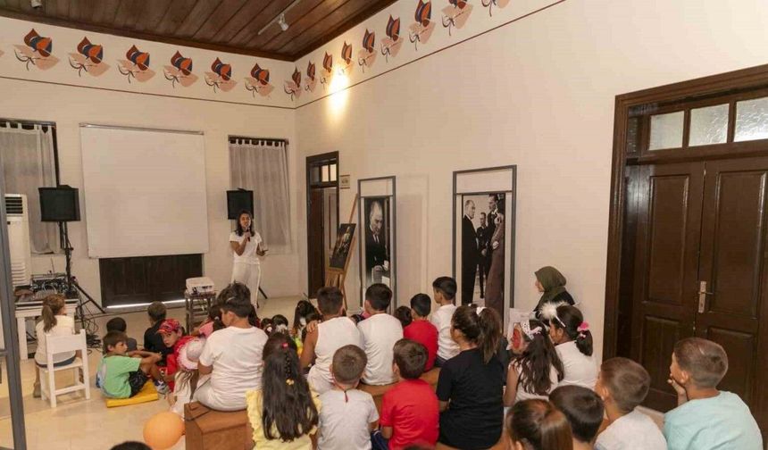 Silifke Gazi Çiftliği’nde hem eğleniyorlar hem öğreniyorlar