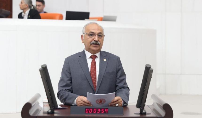 CHP'li Dinçer öğretmenlere bir maaş ikramiye istedi