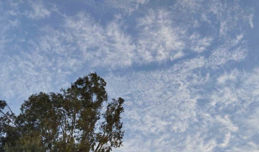 Hatay’da ’Cirrocumulus’ bulutları görsel şölen oluşturdu