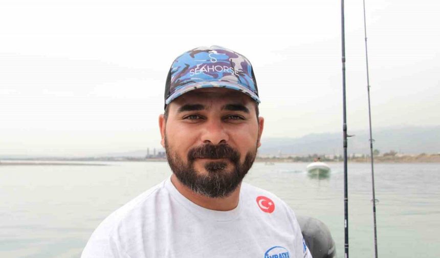 Amatör balıkçı, "Bir ejderha da biz tuttuk" diyerek 15 kiloluk balığı yakalamayı başardı