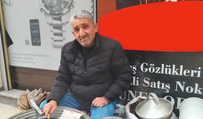 43 yıldır aynı köşede kestane satıyor