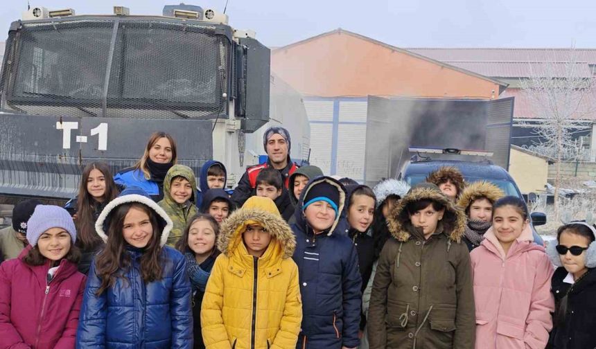 Ağrı İl Emniyet Müdürlüğü’nden öğrencilere güvenlik eğitimi