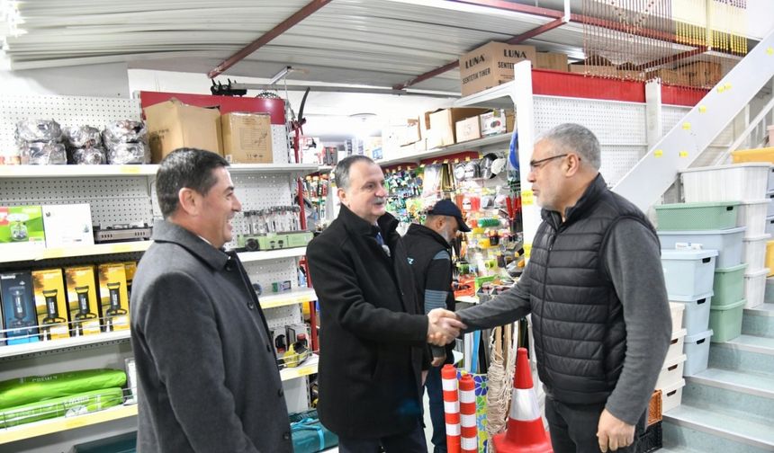 Başkan Balaban Yenimahalle’de esnaf ziyareti yaptı