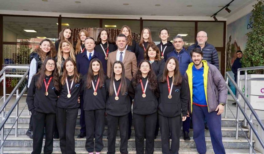 Çorlu’nun şampiyon kızları, Marmara Bölge Şampiyonası’na katılacak