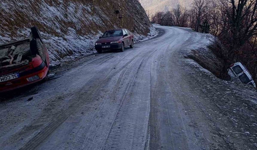 Kastamonu’da gizli buzlanma kazaları beraberinde getirdi: 2 yaralı