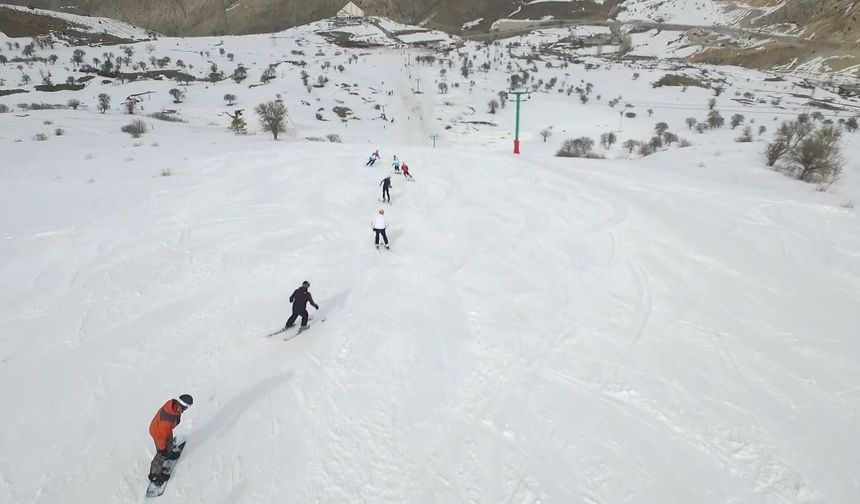 Kop Dağı Kayak Merkezi sezonu açtı