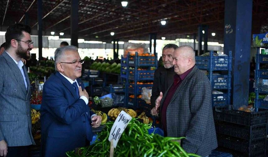 Başkan Büyükkılıç; Hürriyet sakinleri ile görüştü, pazar esnafını ziyaret etti