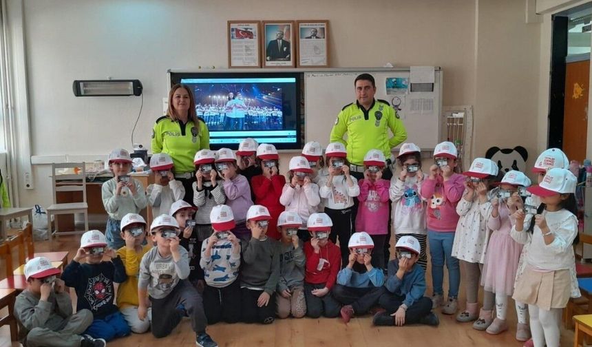 Mersin emniyetinden öğrencilere trafik eğitimi