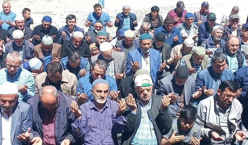 Beyşehir Gölü Havzası’nda çiftçilerin yağış beklentisi devam ediyor