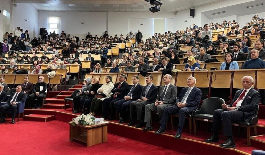 DPÜ’de "Anadolu’da İlk Bilimler Ansiklopedisi Sempozyumu" düzenlendi