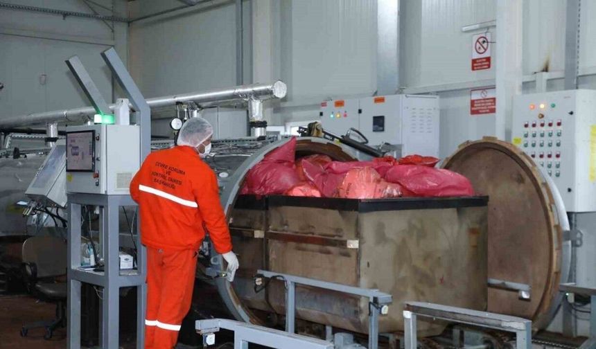 Günlük 10 ton atık bu tesiste bertaraf ediliyor