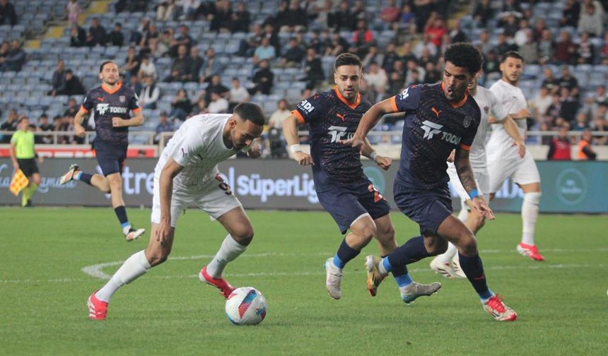 Trendyol Süper Lig: Atakaş Hatayspor: 2 - Başakşehir: 4