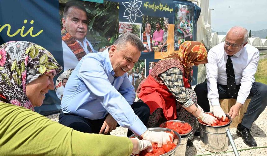 Antalya’da FoodFest’in hasat durağı Kumluca oldu