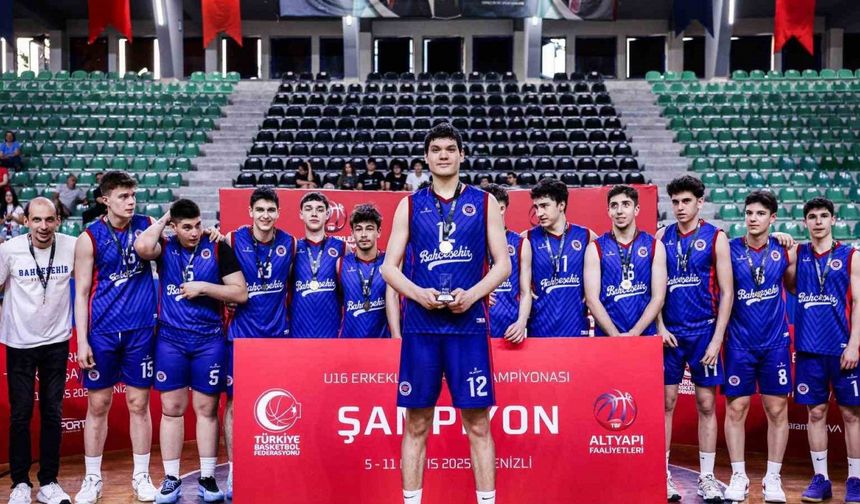 Bahçeşehir Koleji, U16’da zirvede