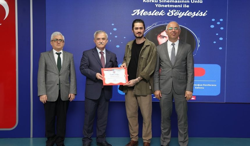 BEUN İletişim Fakültesinin düzenlediği söyleşide Mert Uzunmehmet öğrencilerle buluştu